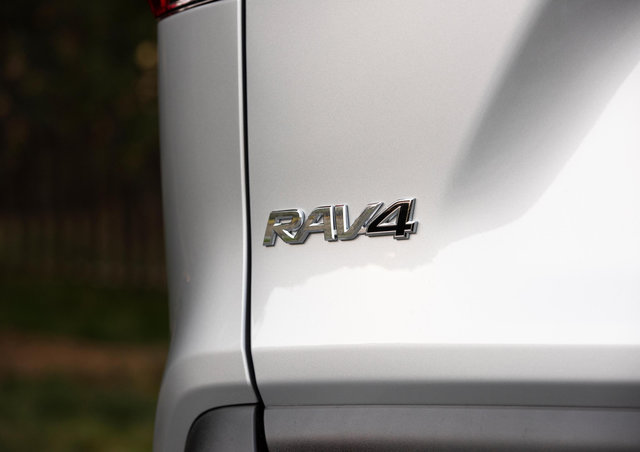 2021 Toyota RAV4 LE FWD: The alternative that makes sense