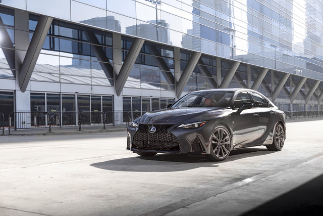 The Engines of the 2022 Lexus IS in detail