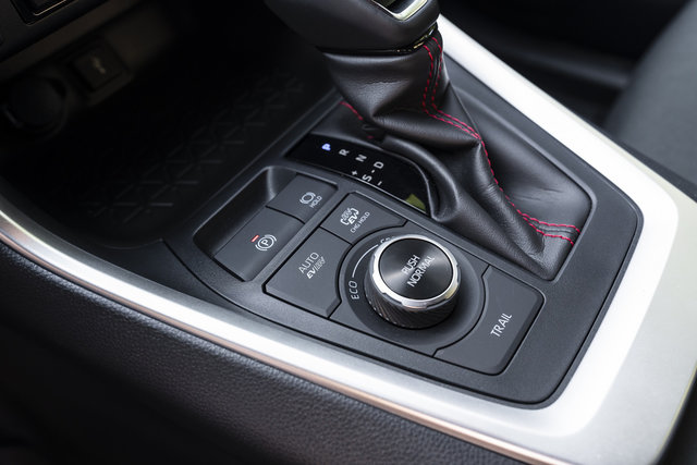 Better understand the different driving modes in your Toyota hybrid vehicle