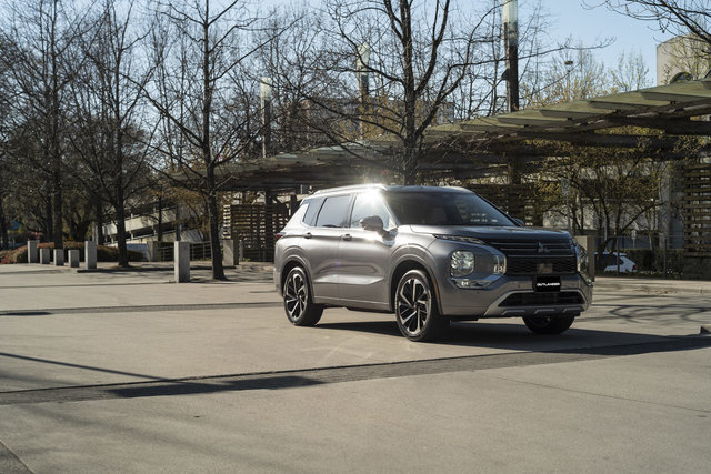 Mitsubishi Outlander 2023 : électrifiant !