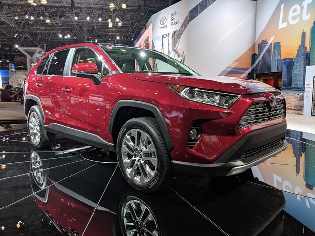 Toyota présente le nouveau RAV4 2019 à New York