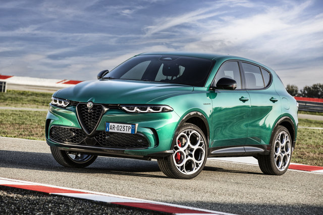 The most impressive technological features of the Alfa Romeo Tonale PHEV 2024