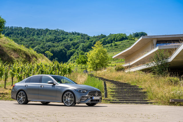 La Mercedes-AMG C 43 de 2023 offre performances et luxe