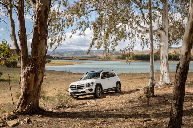 2024 Mercedes-Benz EQB vs 2024 Mercedes-Benz GLB : Devriez-vous passer à l'électrique ?