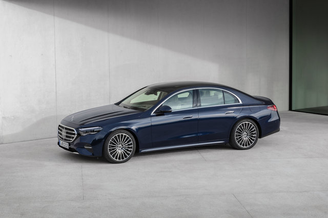 Mercedes-Benz Classe E vs BMW Série 5 2025 : choisir votre prochaine berline d’affaires