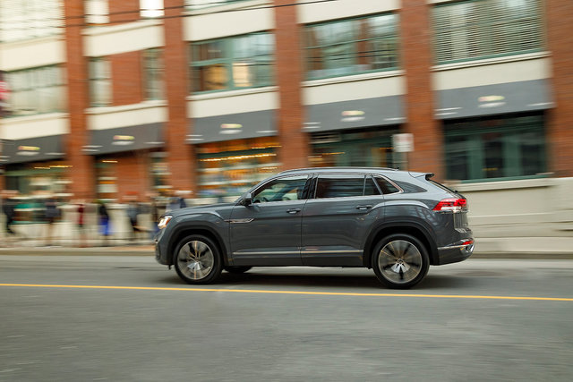 Volkswagen Atlas Cross Sport 2020 vs Ford Edge 2020: Le petit nouveau affronte le vieux sage