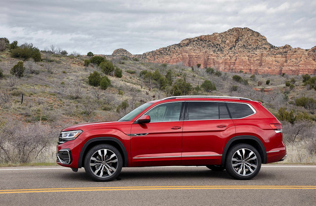 Volkswagen Atlas 2021 vs Toyota Highlander 2021: trois rangées c’est mieux que deux!