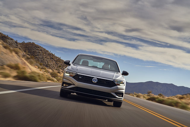 Volkswagen Jetta 2021 vs Honda Civic 2021: plus de style et de substance