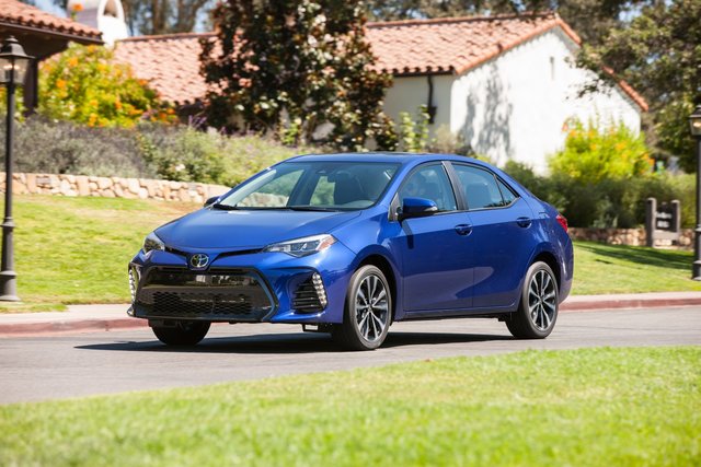 The Five Best Pre-Owned Toyota Models to Take on Winter
