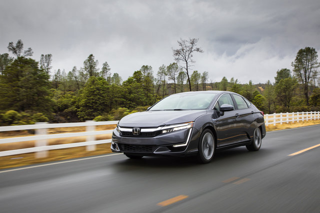 Honda Clarity vs. Toyota Prius Prime: a flurry of arguments in its favour