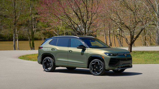 How the 2026 Volkswagen Tiguan Conquers Wet-Weather Driving