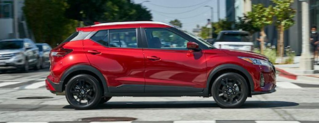 What features does the 2022 Nissan LEAF has to offer?