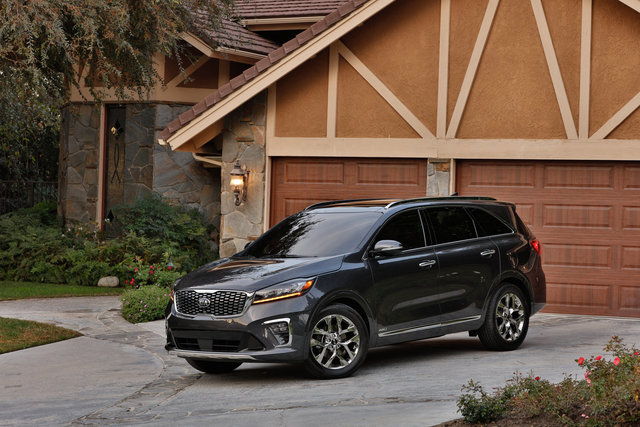 Le trio familial de Kia : Trois remarquables VUS d'occasion Kia parfaits pour les aventures de votre famille