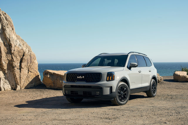 Lallier Kia Vimont in Laval  2022 Kia Telluride vs 2022 Hyundai Palisade:  the differences that make all the difference
