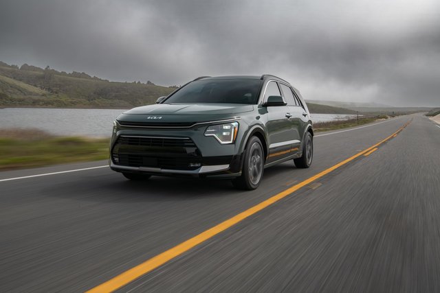Safety and Technology Features of the 2026 Kia Niro HEV by Trim Level