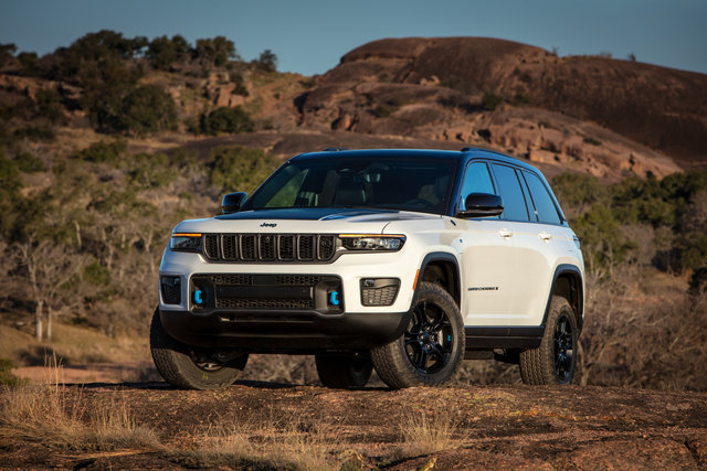 2024 Jeep Grand Cherokee 4xe: Pioneering the Road Ahead  Listowel 