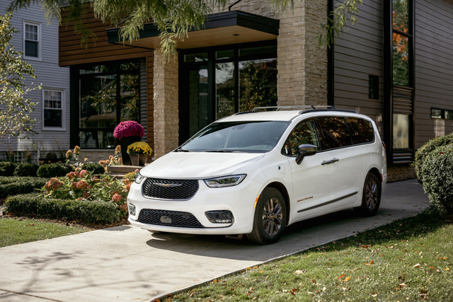 2024 Chrysler Pacifica: Luxurious Comfort and Innovative Features for Families