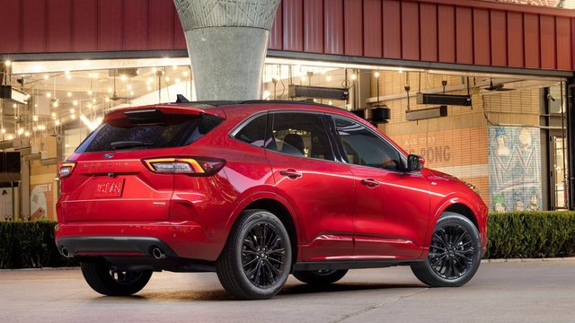 Le Ford Escape 2023 a été dévoilé et il nous en met plein la vue