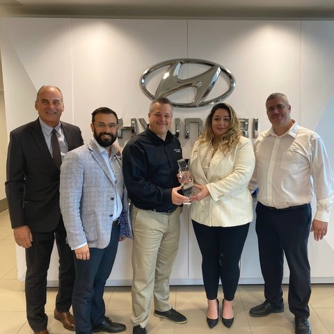 Hyundai Ile Perrot has received the prestigious Platinum Signature Program award from Hyundai Canada