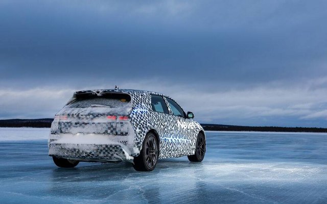 Hyundai teste l’IONIQ 5 N dans la neige… avec un essuie-glace arrière!