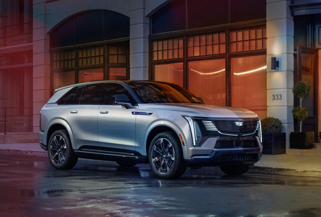 10 Key Features of the New Electric 2025 Cadillac Escalade IQ