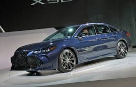 2019 Toyota Avalon is legitimately sexy inside and out