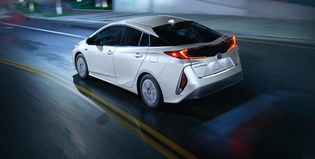 The 2018 Prius Prime, seamless hybrid technology