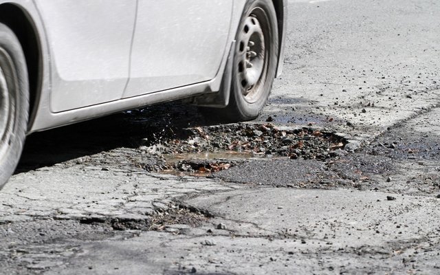 Most Drivers Use the Wrong Techniques with Potholes