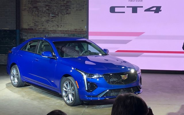 Cadillac lance sa nouvelle CT4 2020 avec une version à 320 chevaux