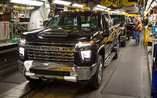 GM accroît la production de ses plus gros camions