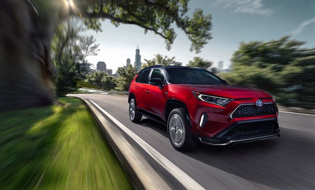 RAV4 Prime : Jusqu’à 13 000$ en incitatifs disponibles