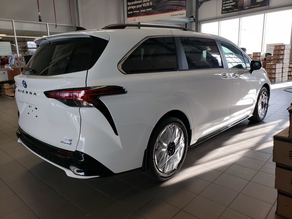 The 2021 Toyota Sienna is here !