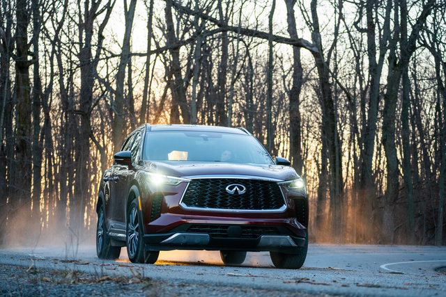 How does the Infiniti QX60 stack up against the Audi Q7?