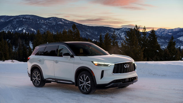 How Some Infiniti Technologies Help You Brave the Winter Roads