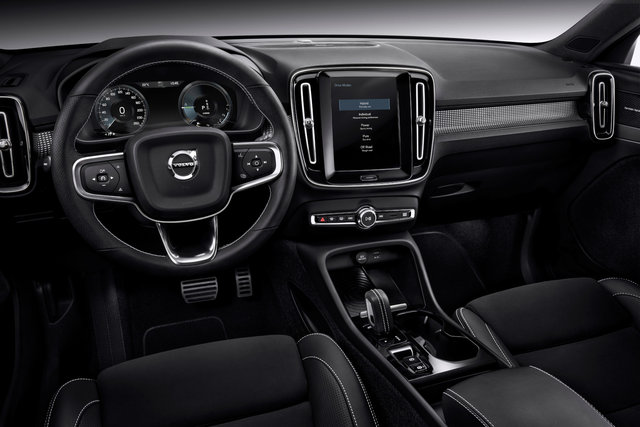 Discover the Advanced Connectivity Features in the 2023 Volvo XC40