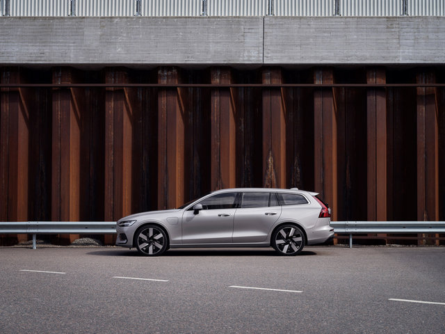 2023 Volvo V60: A Stylish and Versatile Luxury Wagon for the Modern Driver