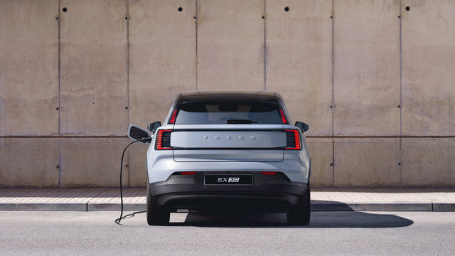 Volvo Cars Leverages Tesla’s Supercharger Network for Expansive Charging Access