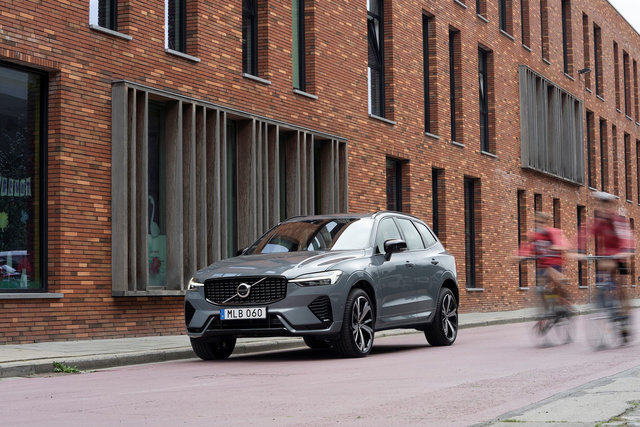 Volvo Recharge: Lighting the Way to a Sustainable Future