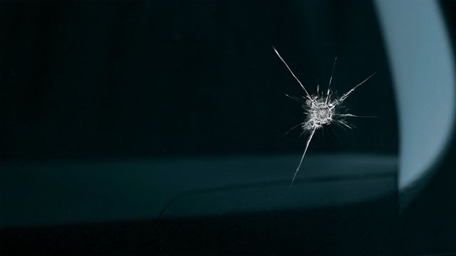 How to Handle a Cracked Windshield