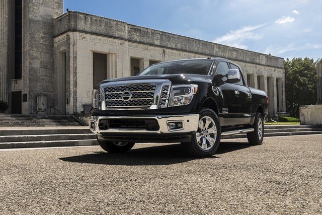 2017 Nissan Titan versus Ford F-150 in Burnaby: how to choose