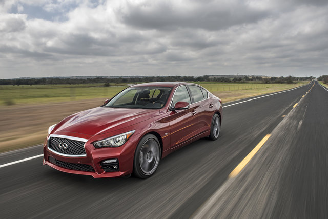 Comparing the 2017 Infiniti Q50 with the 2017 Mercedes-Benz C 300