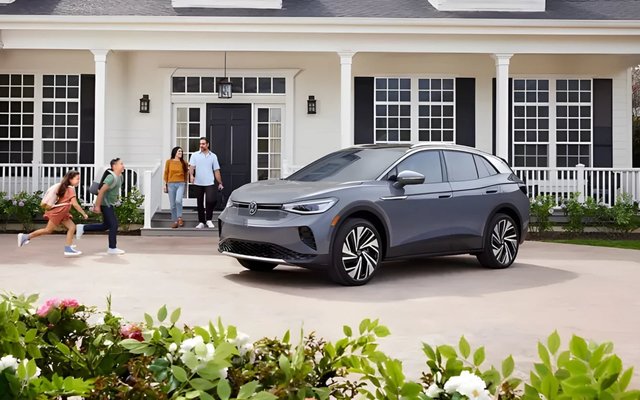 2025 VW ID.4 Review: Style, Range & Smart Features Unpacked!
