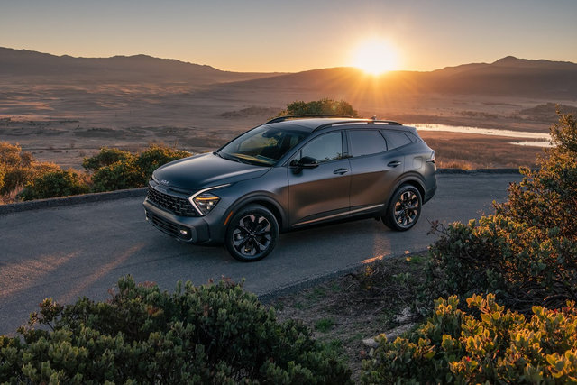 2025 Kia Sportage: ICE, HEV, and PHEV Models Compared