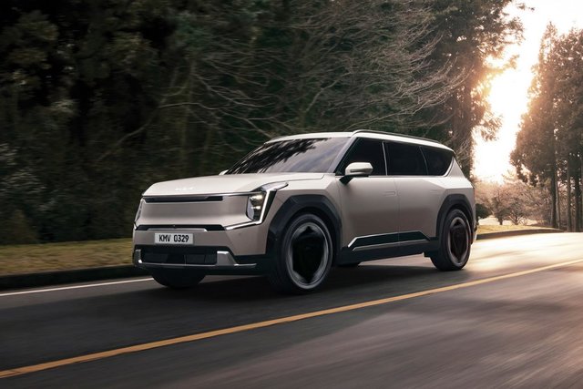 Kia EV9 Secures Top Finalist Positions in World Car Awards 2024