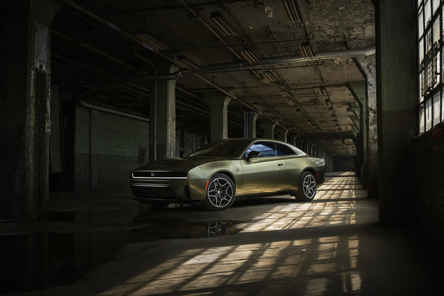420 or 550 Horsepower? Choosing Between the 2026 Charger R/T and Scat Pack