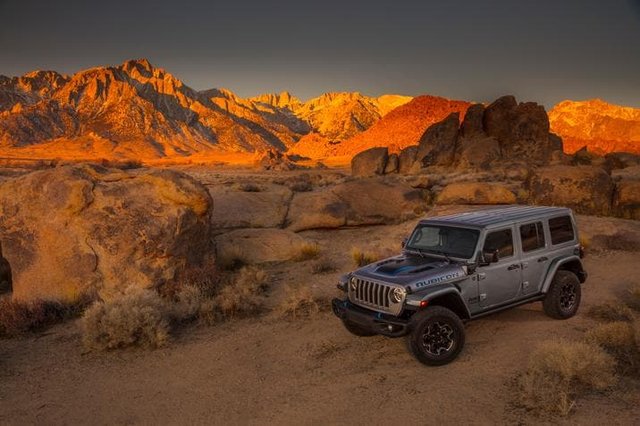 Discover the new 2021 Jeep Wrangler 4xe, soon on the South Shore.