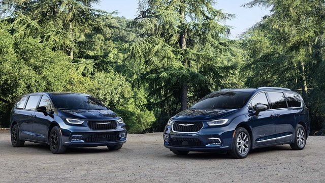 Chrysler Pacifica hybride rechargeable 2025 : prix et specs