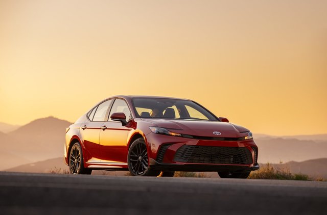 The All-New 2025 Toyota Camry: A Hybrid Powerhouse