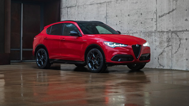 Giulia ou Stelvio 2026 ? Même moteur de 280 ch et boîte à 8 rapports et deux systèmes Q4 différents comparés