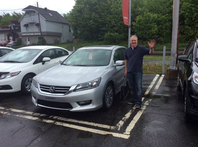 M. Raiche prend possession de sa Accord!